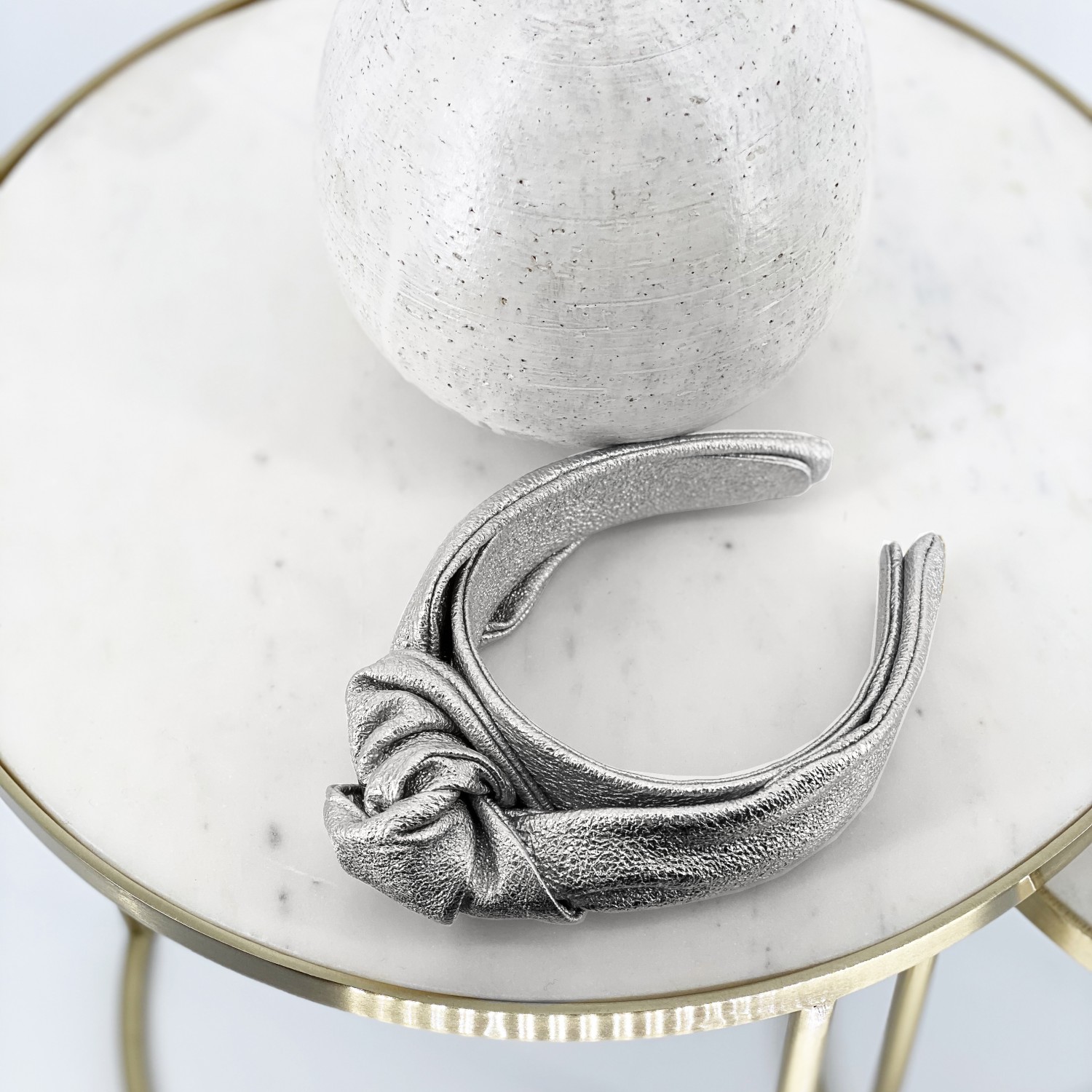 KNOT HEADBAND IN METALLIC LEATHER